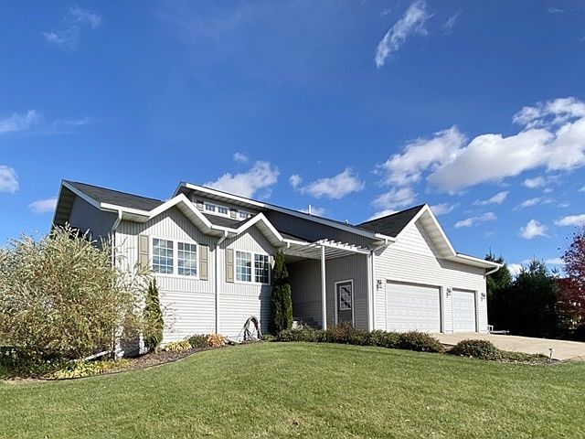 1st image of 213755 Edgewater Dr