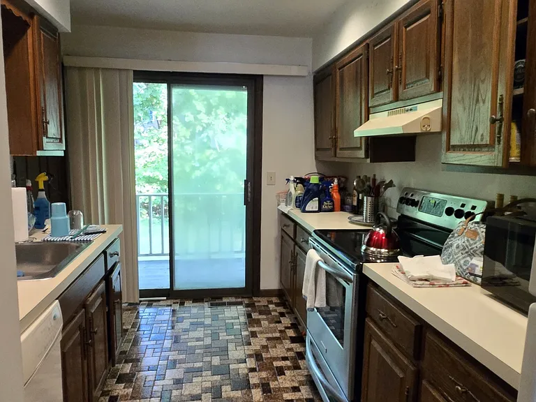 375 Glendale Ave #D4 — Photo 5