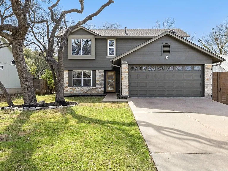 8202 Cache Dr — Photo 1
