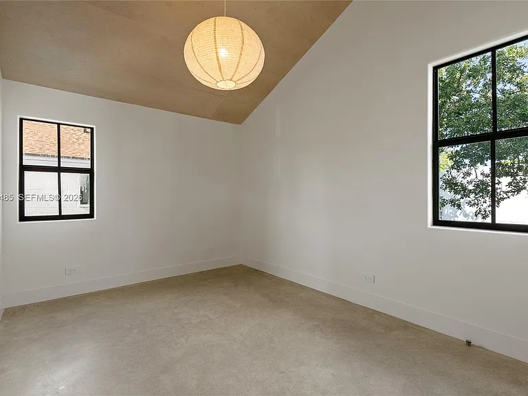 3620 Plaza St — Photo 3