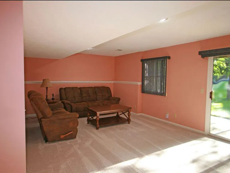 15804 Horton St — Photo 14