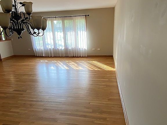 5th image of 17835 Columbus Ct #15