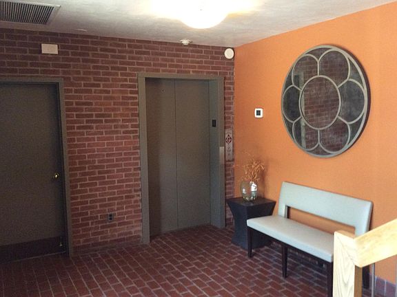 5th image of 200 S Fairfax St APT 3