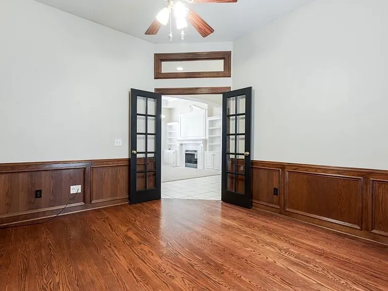 12700 Sutton Hill Rd — Photo 23