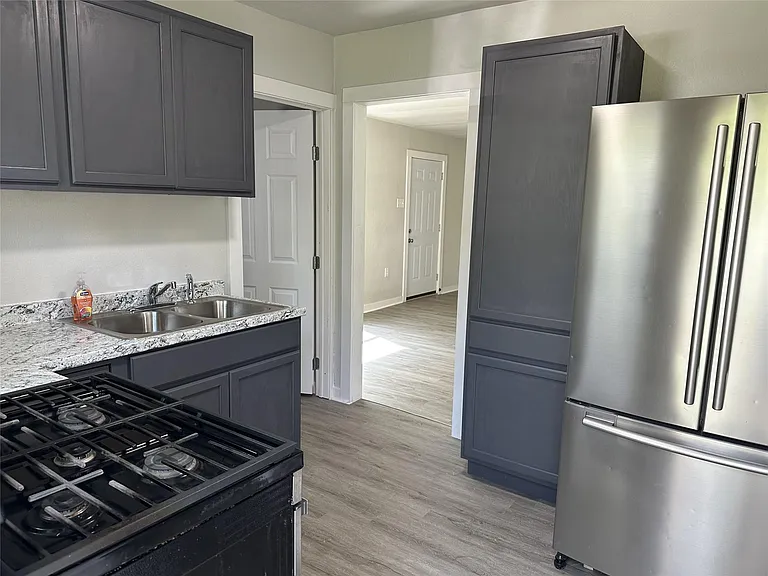 622 Scarbrough St — Photo 4