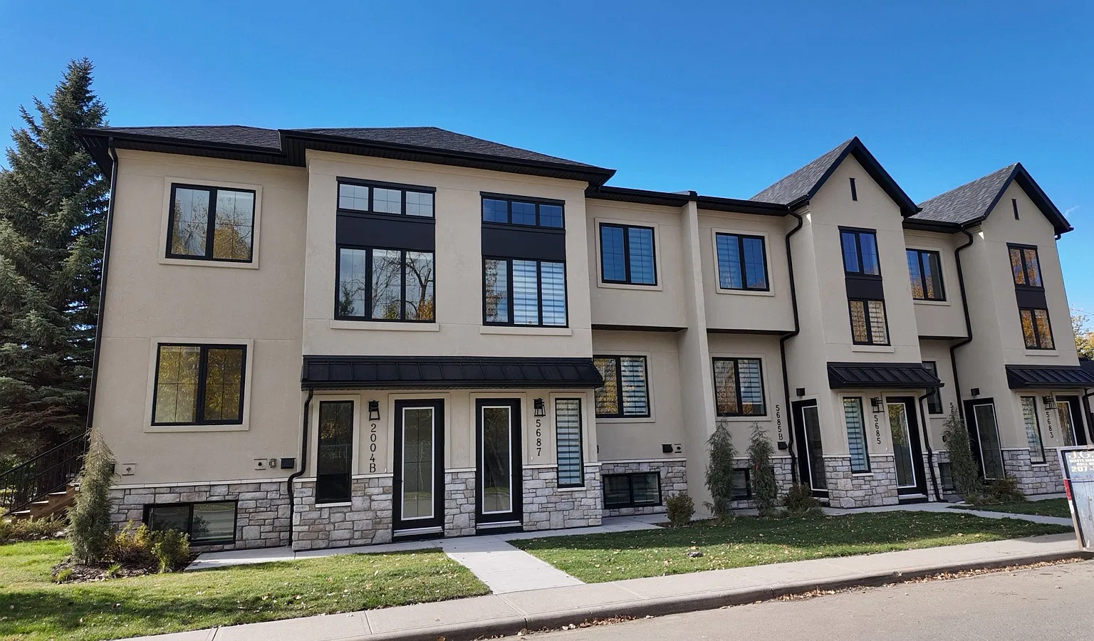 The Bellemore 5681 19 St SW — Photo 1