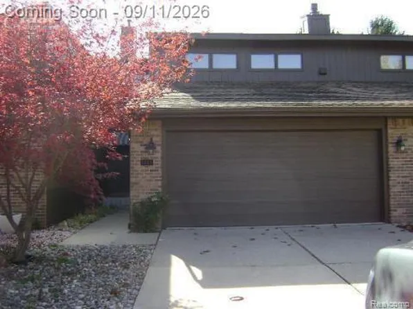 1450 Beaumont Cir, Flushing, MI 48433