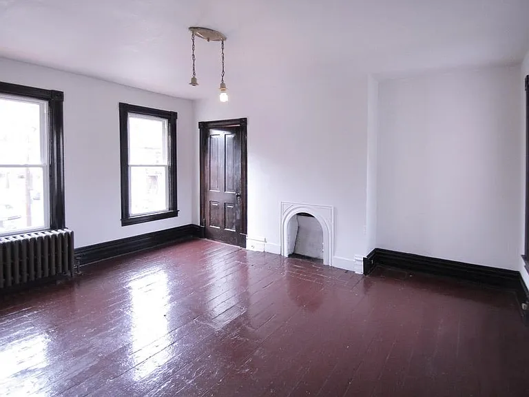 401 Franklin Ave — Photo 8