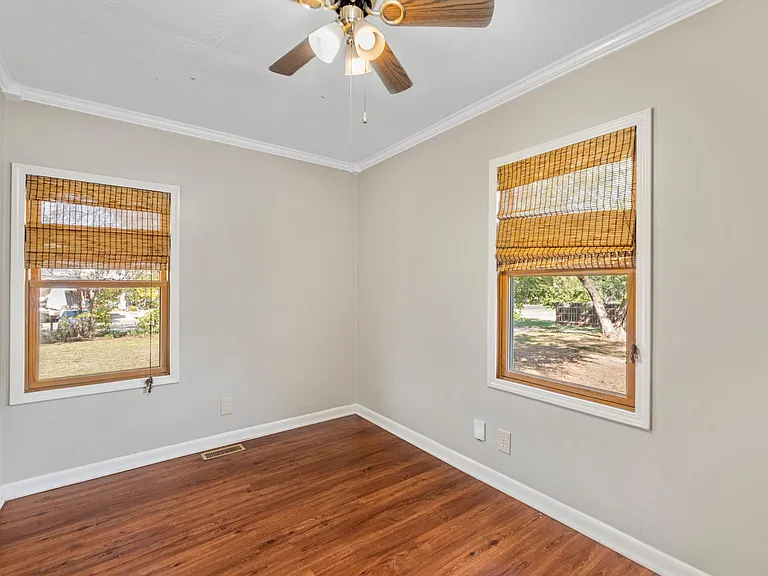 102 E Academy Ave — Photo 15