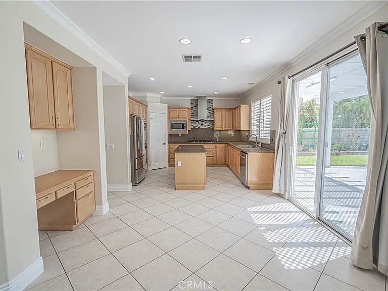 25910 Tennyson Ln — Photo 17