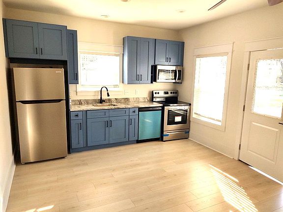 3rd image of 4080 Biltmore Ave #1