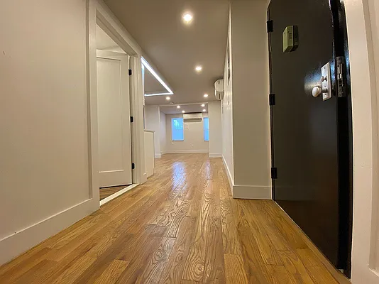 Rented by EXR | media 21