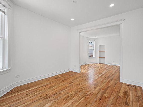 4th image of 5652 S Shields Ave