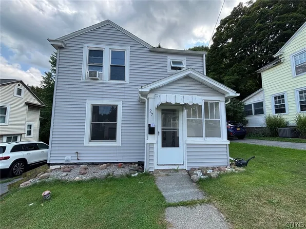 27 Elderkin Ave, Camillus, NY 13031