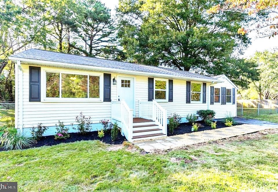 1st image of 30188 Shoreview Dr