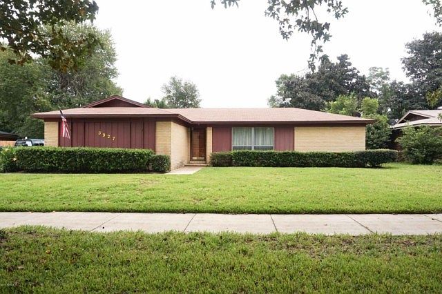 1st image of 3927 Chestwood Ave