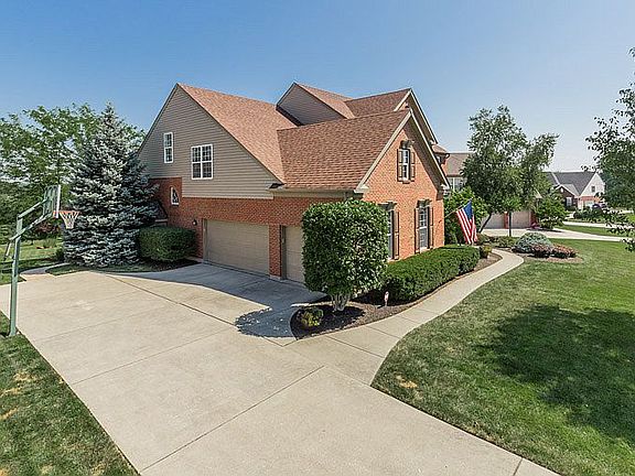 Side Entry 3 Car Garage