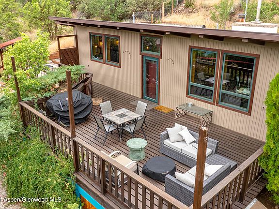 3rd image of 805 Red Mountain Dr