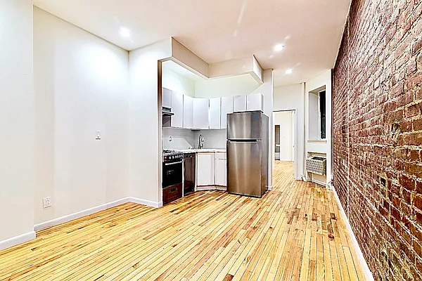 Rented by Compass | media 7