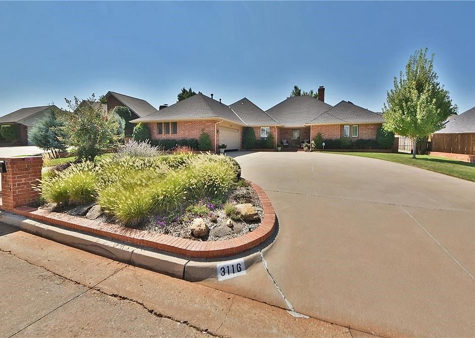 Front view of home