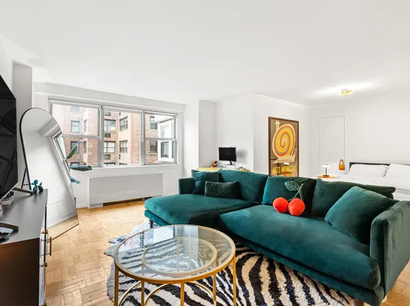 155 East 34th Street image 1 of 6