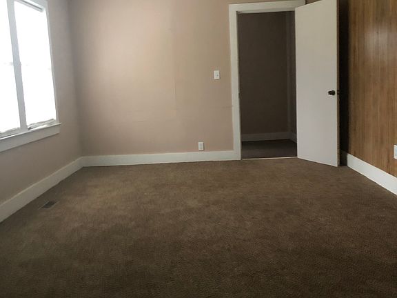 5th image of 409 W 3rd Ave