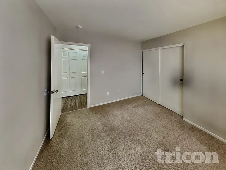 7833 Flagler St — Photo 13