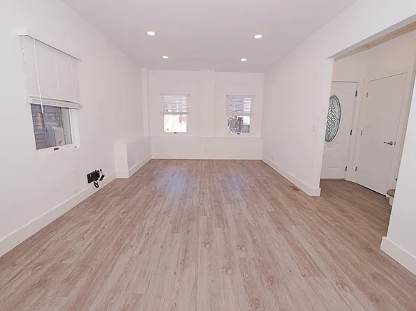 34 Hilliard Avenue image 14 of 33