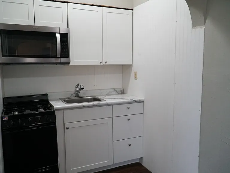 551 W Washington St — Photo 6