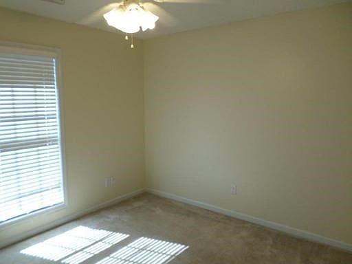 4th image of 36 Hillside Dr