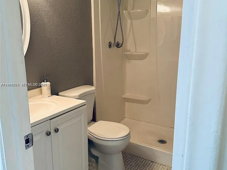 3105 Oakland Shores Dr #J205 — Photo 3