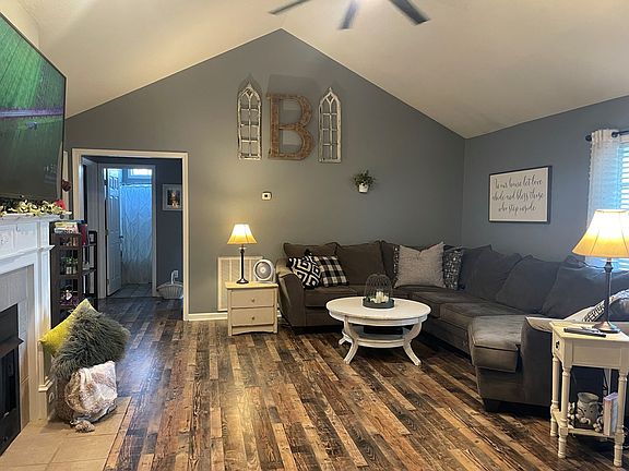 2nd image of 217 Chapel Hill Dr