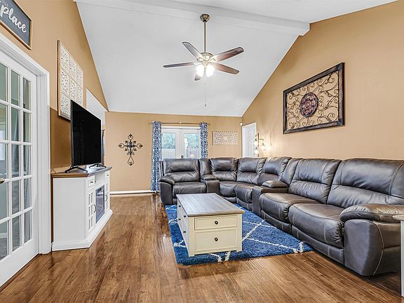 4th image of 4802 Comal River Loop