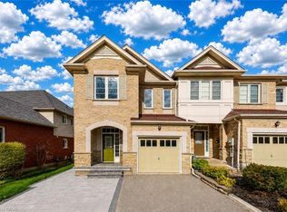 42 Doon Mills Dr, Kitchener, ON N2P 2W9