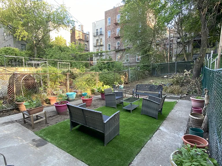 696 Park Pl #3 — Photo 11