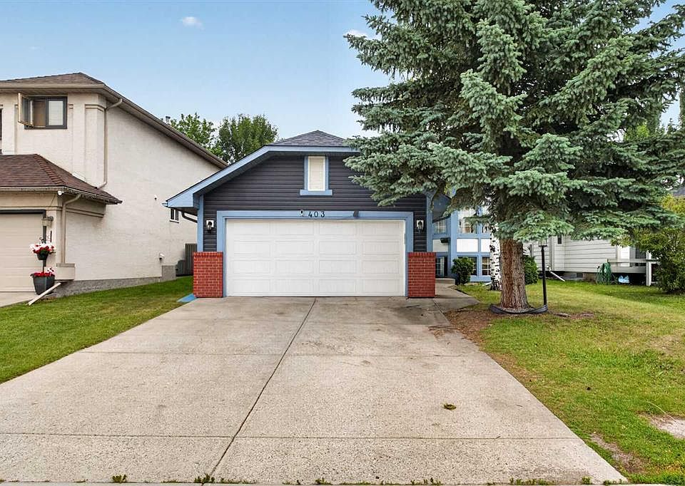 1st image of 403 NE Shawinigan Dr SW