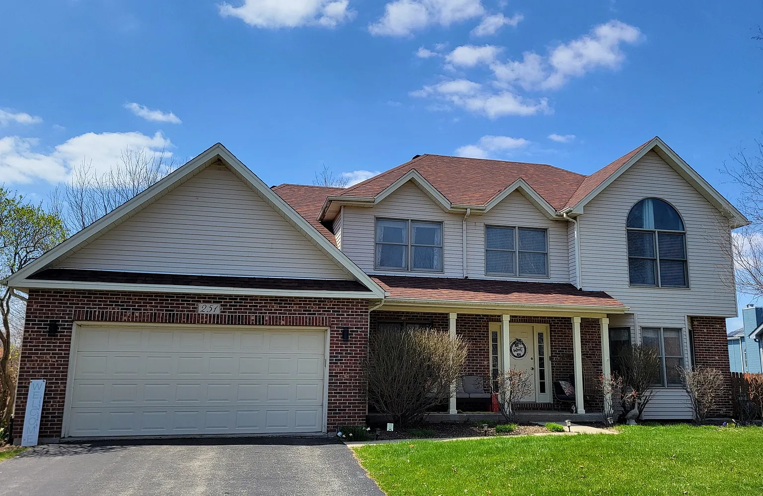 251 Isleview Dr photo 1