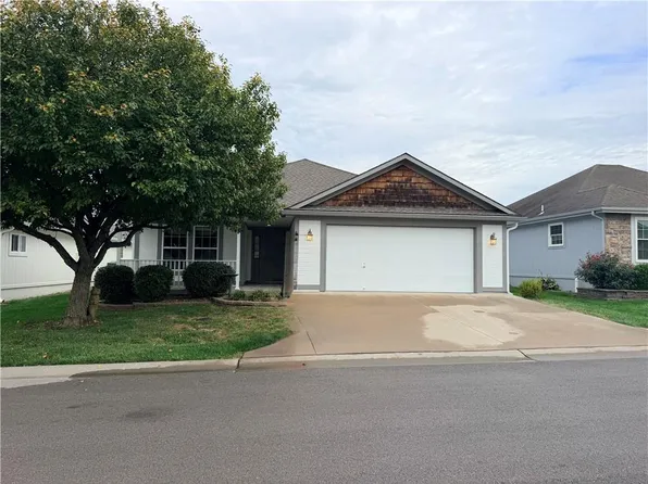 521 Galaxy Ln, Raymore, MO 64083