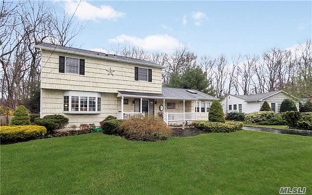 1st image of 11 Fairway Dr