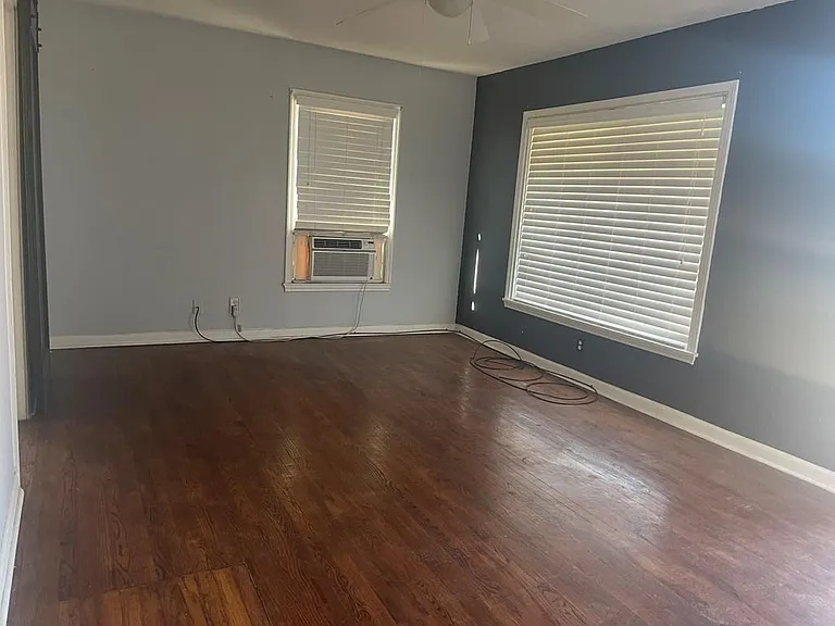 2605 W Washington Ave — Photo 5