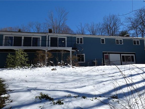 3rd image of 150 Lakeview Ln