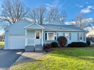 404 Elmhaven Dr, Vestal, NY 13850