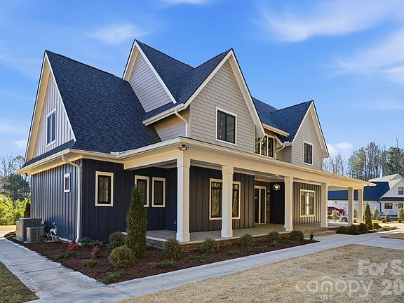 3rd image of 8941 Blair Rd