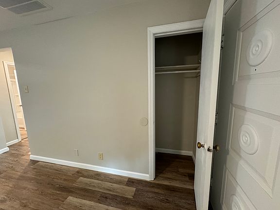 5th image of 1617 Cloverfield Ave