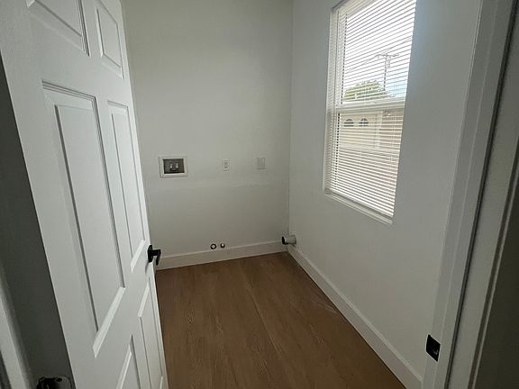 3rd image of 10870 Mountain View Ave