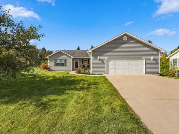 1363 Pollard Ln, Traverse City, MI 49696