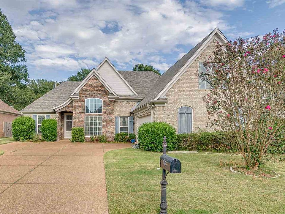 1st image of 1668 Newton Oak Cir E