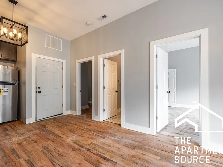 1742 N California Ave #2F — Photo 5