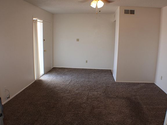 4th image of 553 E Pebble Beach Dr