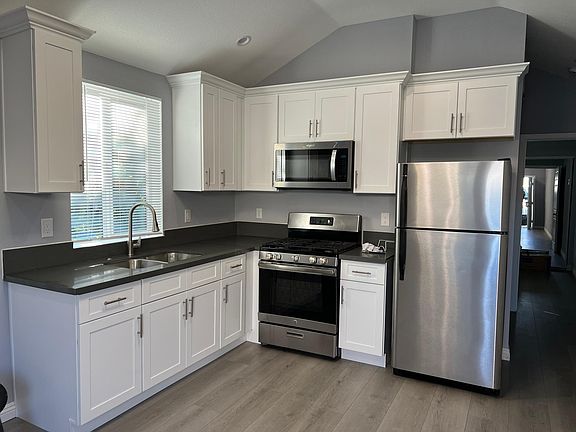 4th image of 243 N 3rd St